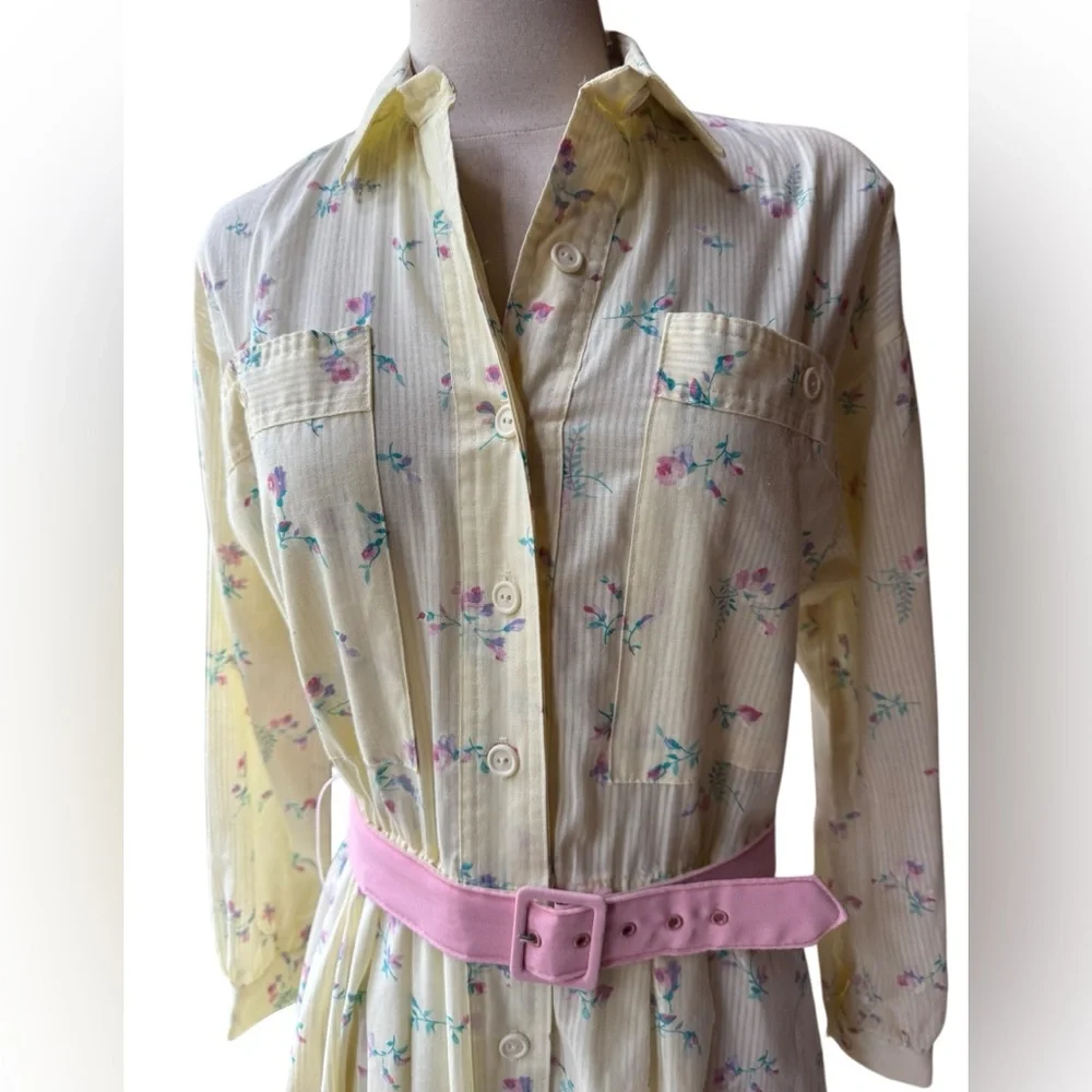 1980s Willow Ridge Floral, Cotton Blend, Front Button‎ Down Cottagecore Dress